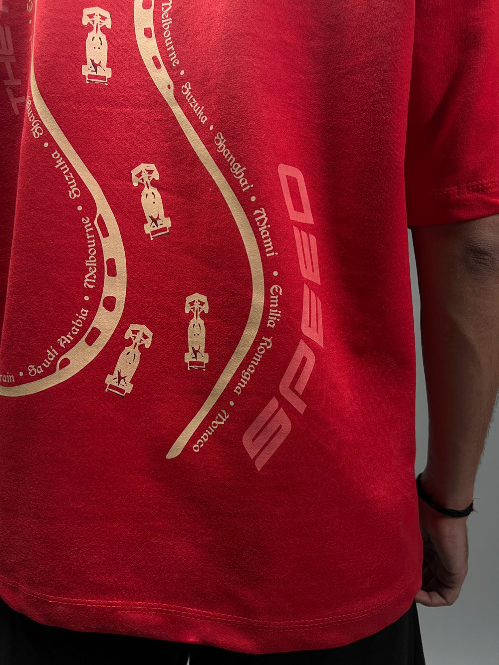 In The Pursuit of Speed - Oversized Tshirt - OMNIVERSE©